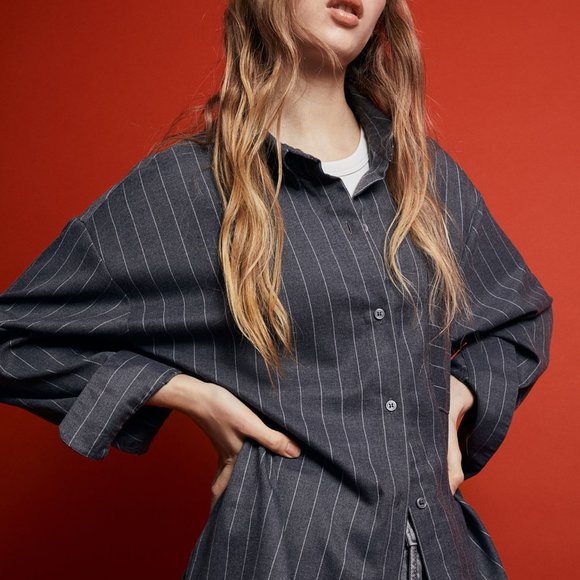⭕️ BOGO! Oversized Flannel Shirt Grey in Dark gray/pinstriped - Picture 2 of 9